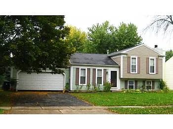 1300 Tanglewood Dr photo 1