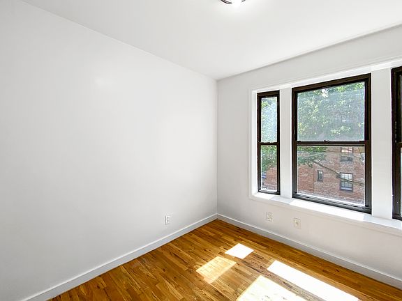 3rd image of 117 W 113th St #3F