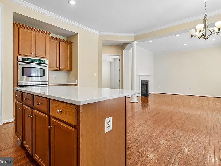 9059 Galvin Ln — Photo 16