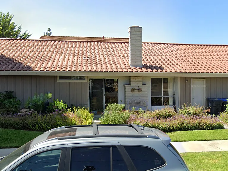 1634 E Fruit St — Photo 1