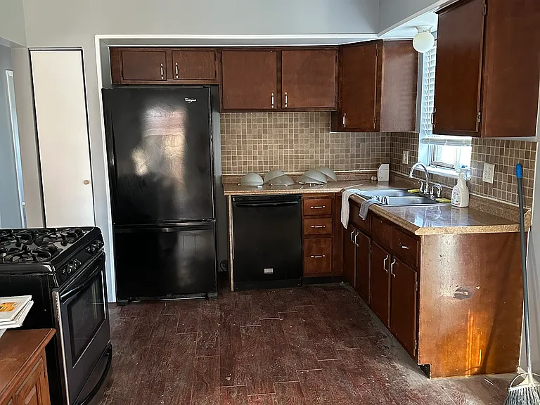 10551 N Oak Dr — Photo 5