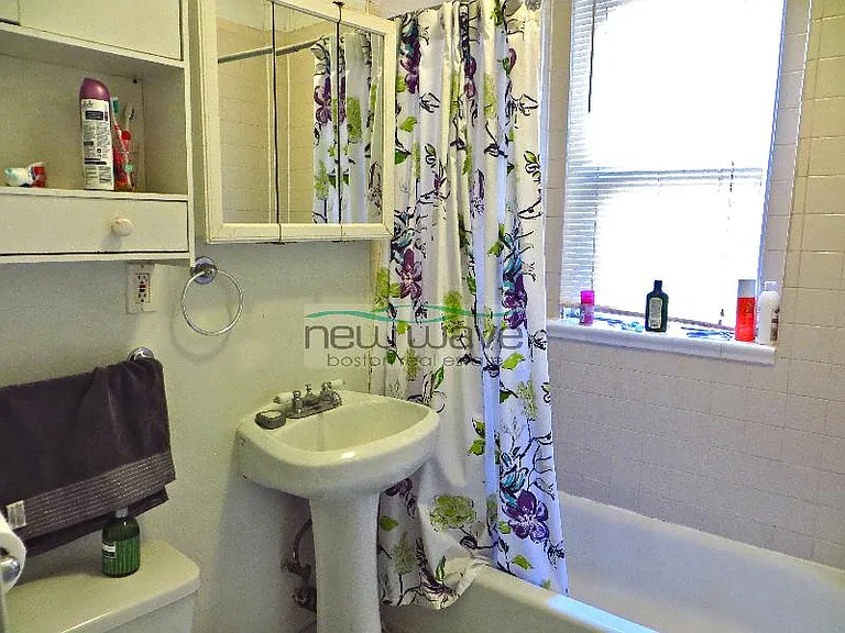 881 Huntington Ave #6 — Photo 5