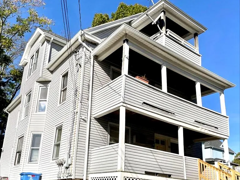 69 Burlington Ave #3 — Photo 15