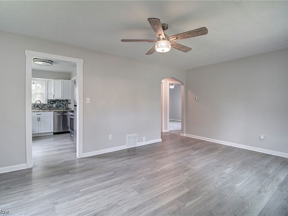 222 Ohio Ave, Wadsworth, OH 44281 Zillow