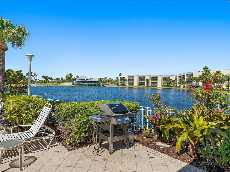 5800 NE Island Cove Way #2207 — Photo 19