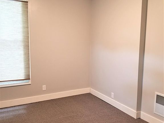 4th image of 320 S Fuller Ave APT 1