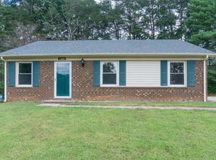 6021 Woodmont Ct, Winston Salem, NC 27105