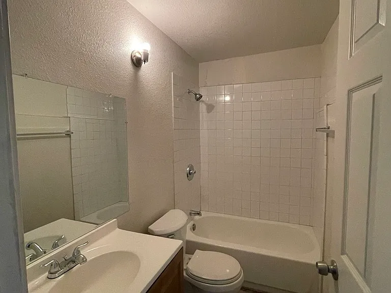 2424 E 24th St #2424 — Photo 11