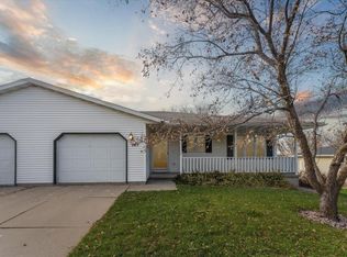 977 S Main St, Oregon, WI 53575