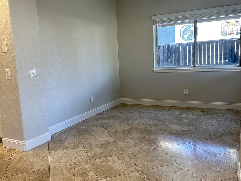 2221 Banbury Cir — Photo 45