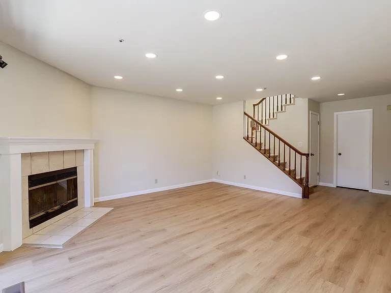 223 Bonita Ln — Photo 7