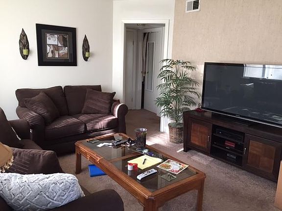 5th image of 3 NE Eastridge Ct APT B