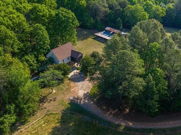 702 Saddlebrook Ln, Cherryville, NC 28021