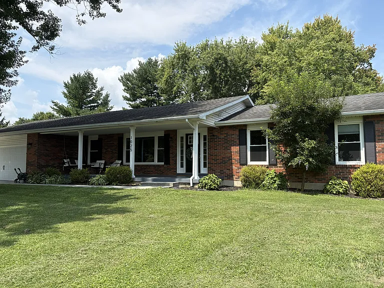 1025 Spring Valley Alpha Rd — Photo 3