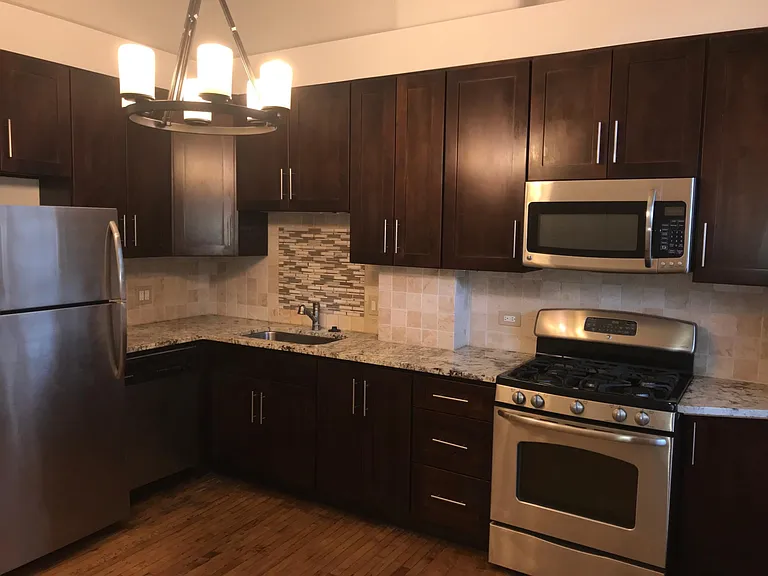 2117 N Bissell St #1 — Photo 10