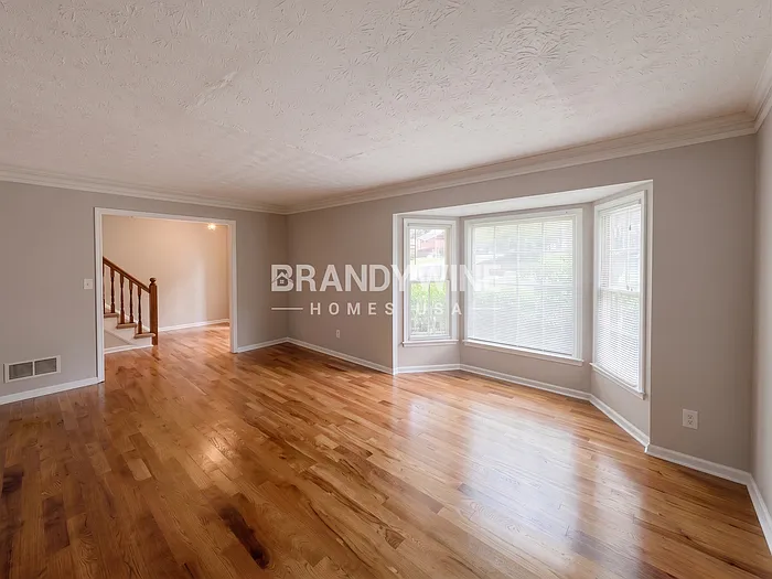 5907 Princess Ln — Photo 9