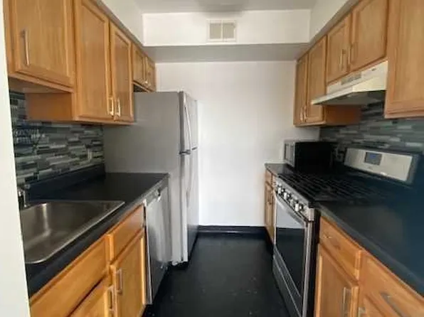 7430 Boulevard East image 7 of 18