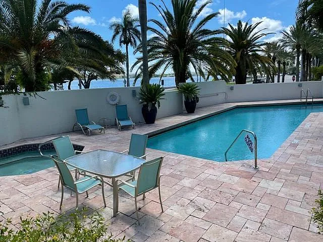 1617 N Flagler Dr — Photo 44