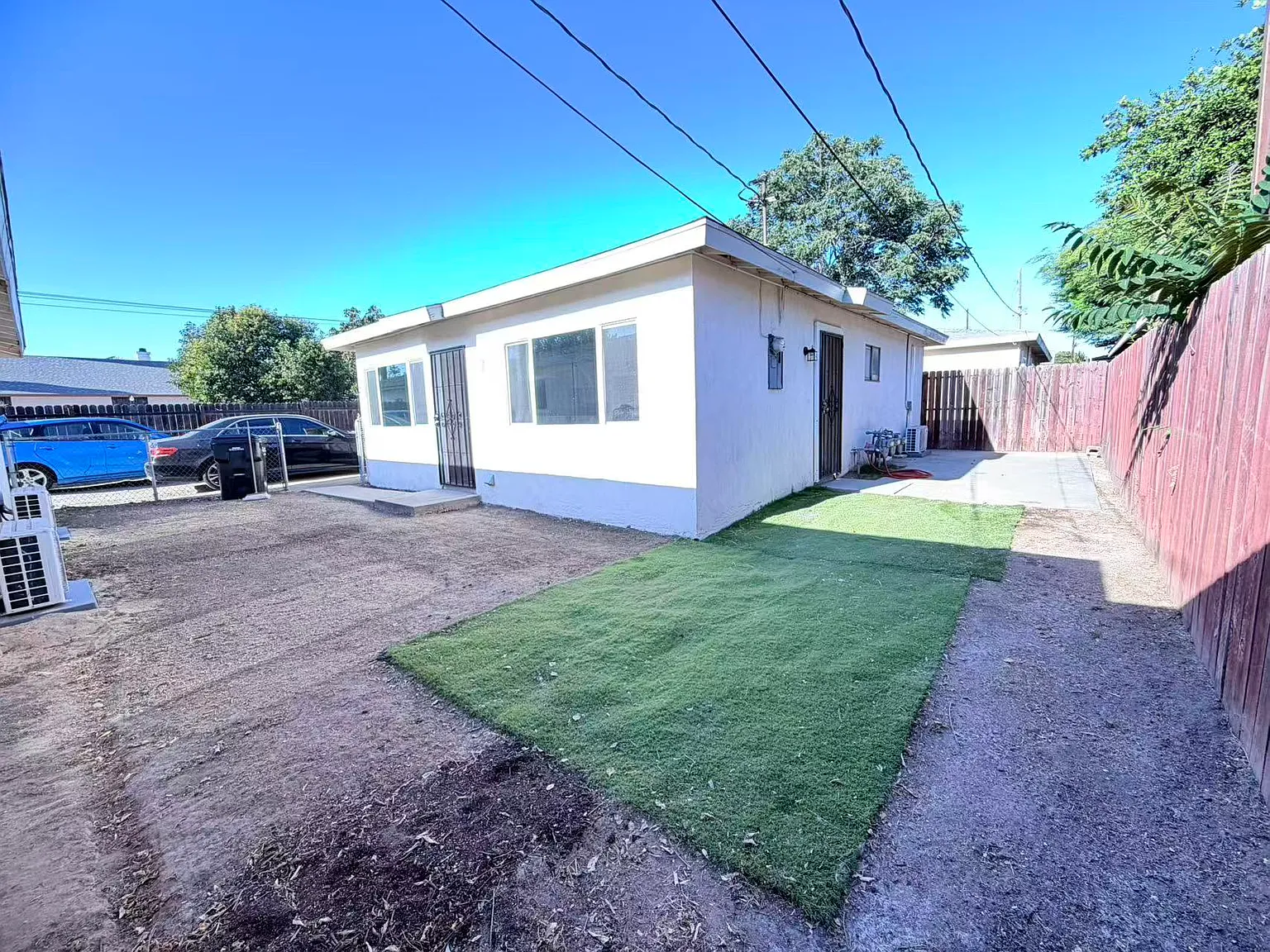 3 bed, 1039 sqft, $2,700 — Photo 2