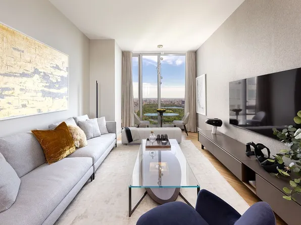 217 W 57th St #70N, New York, NY 10019