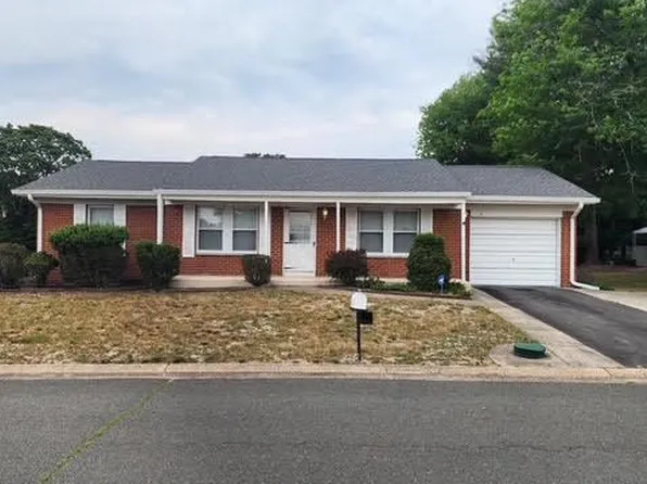 5 Monmouth Ln, Whiting, NJ 08759