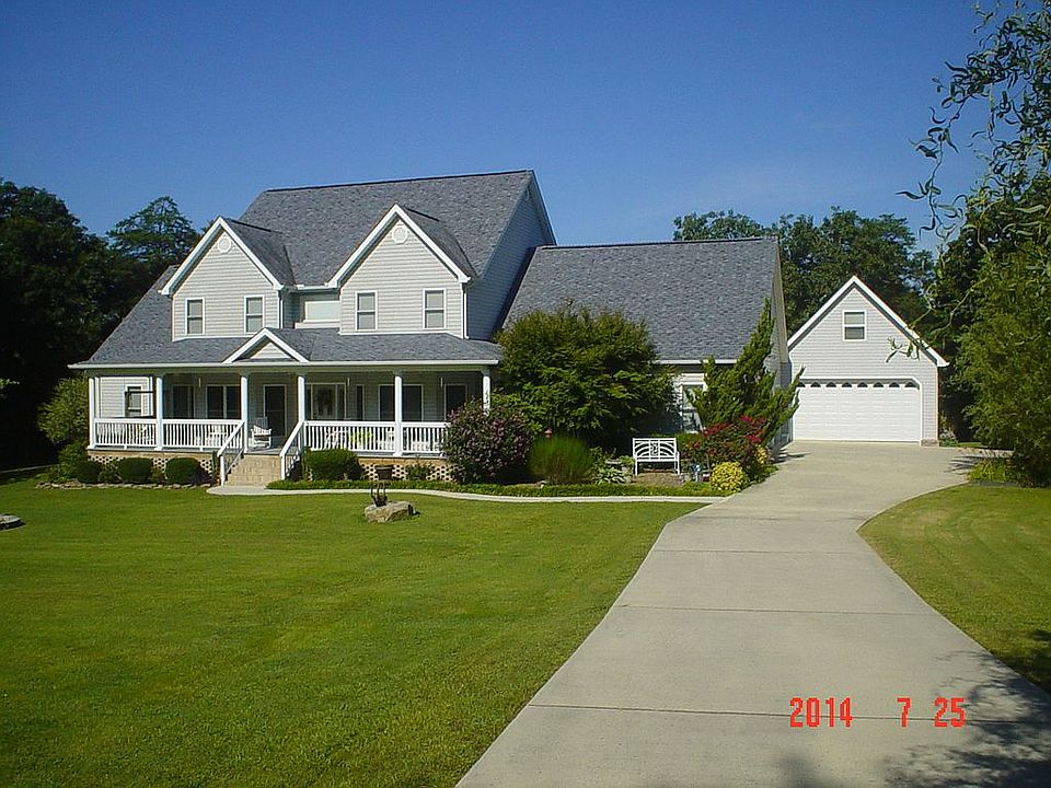 2nd image of 375 Bluff Dr