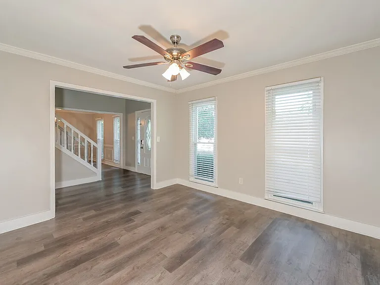 2570 Broadmoor Ct — Photo 4