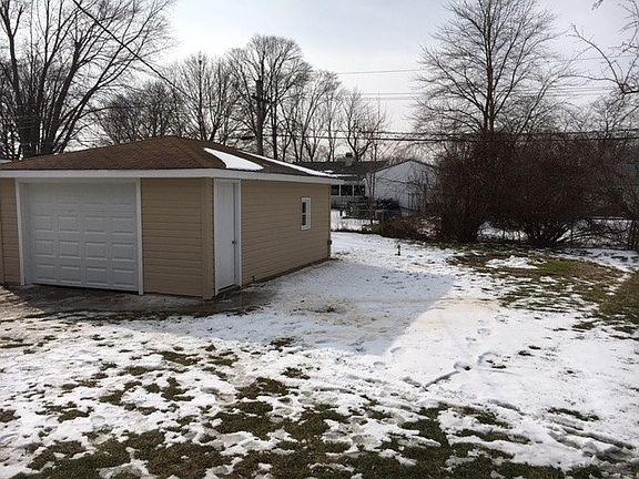 2nd image of 1930 Linden Ave