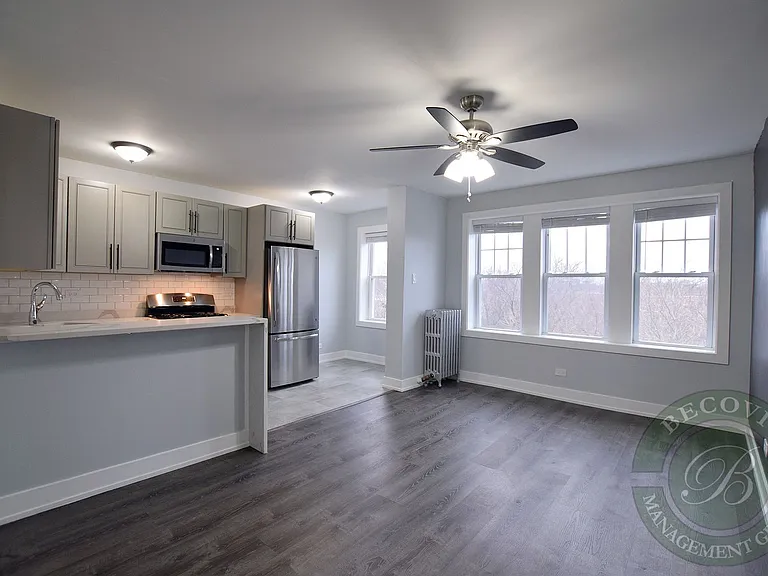 The 1521 Sherwin — Photo 63