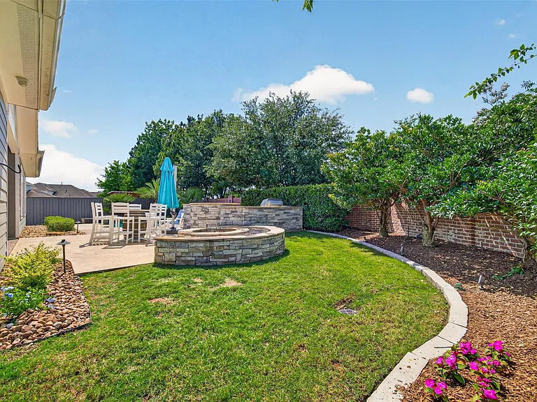 2072 Laurie Darlin Dr — Photo 31
