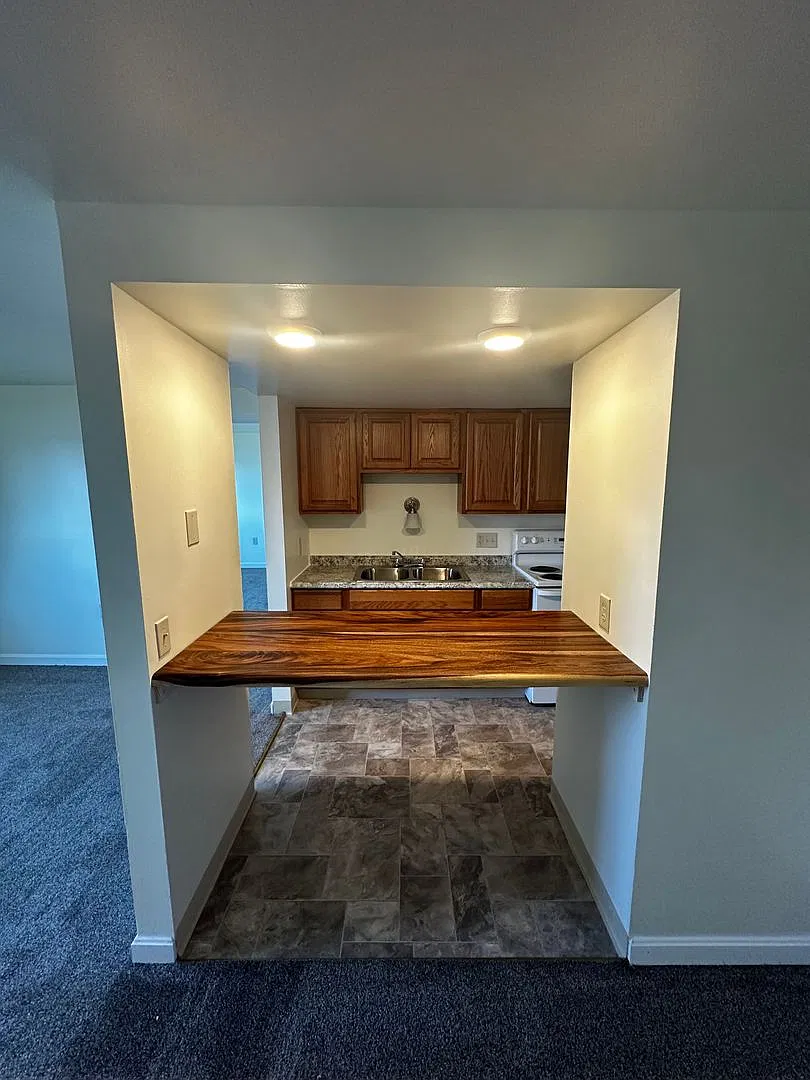 209 Whitestown Village — Photo 1