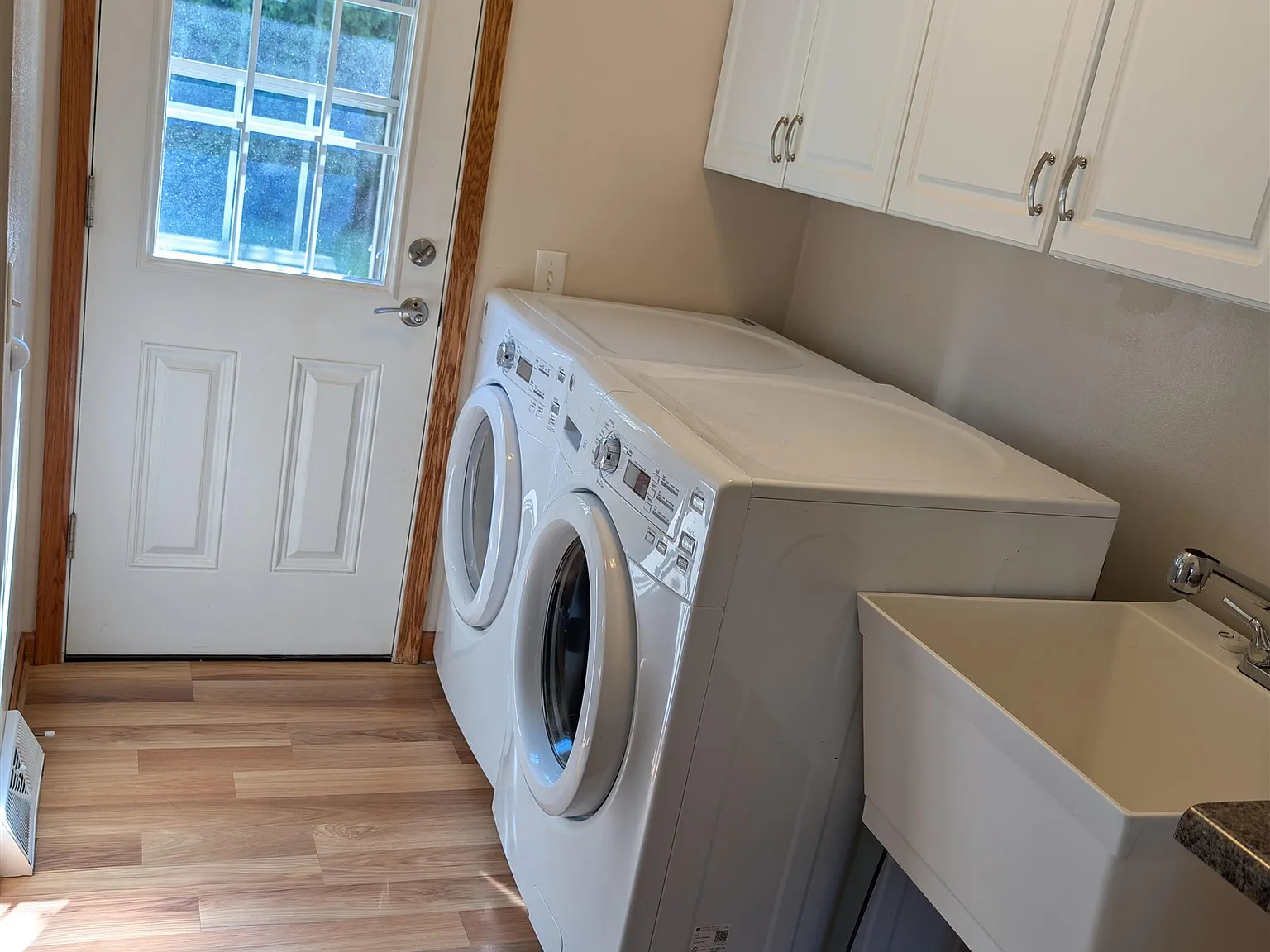 3 bed, 2.0 bath, 1450 sqft, $2,495 — Photo 4