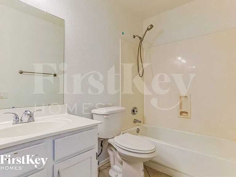 1380 W Gary Dr — Photo 14