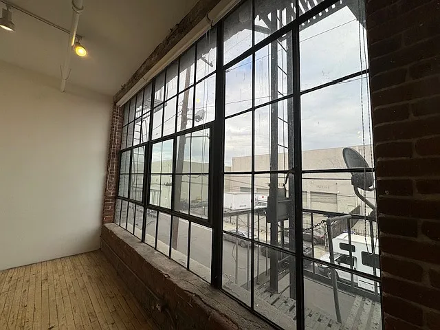 1250 Long Beach — Photo 39