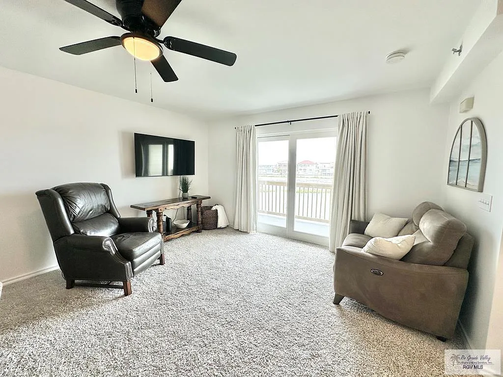 2 bed, 2.0 bath, 880 sqft, $2,500 — Photo 2