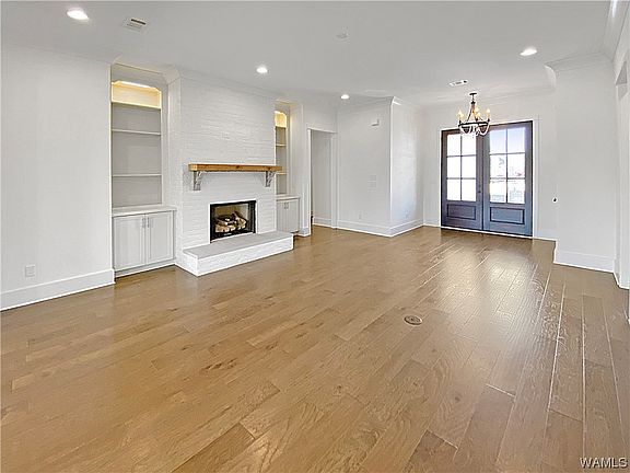 3rd image of 891 Arundell St