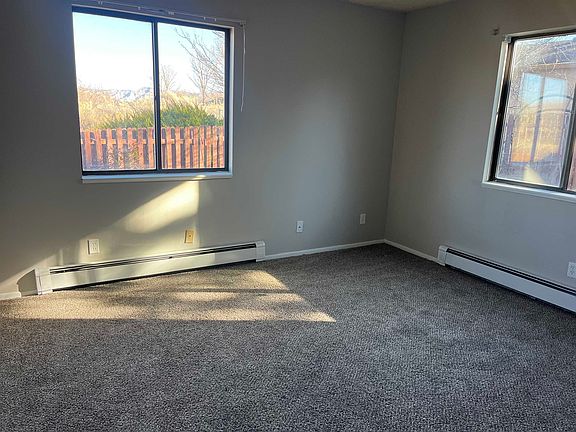5th image of 3244 Lakeside Dr