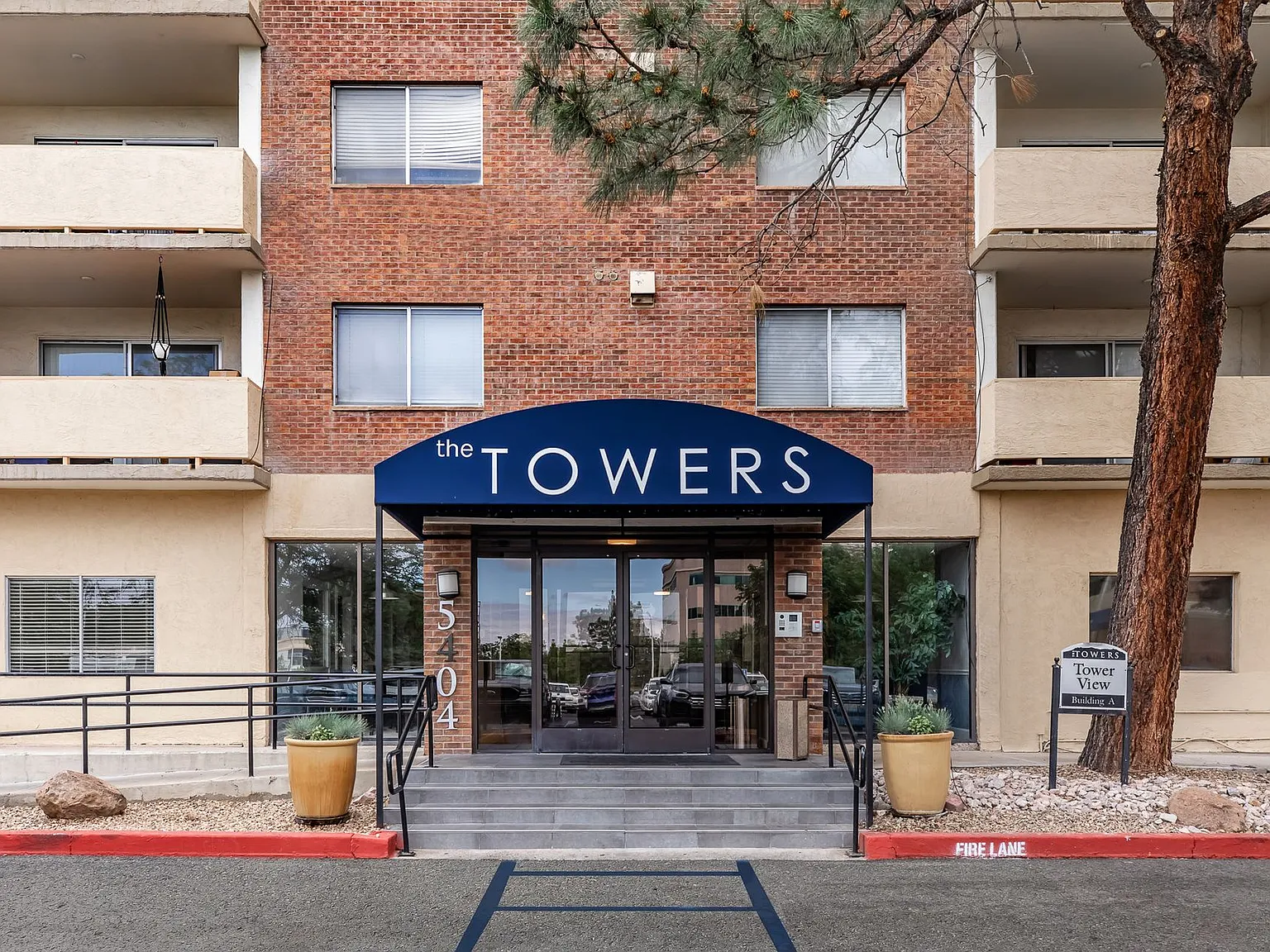 The Towers — Photo 2