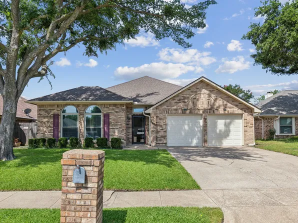 6821 Megan Ln, North Richland Hills, TX 76182