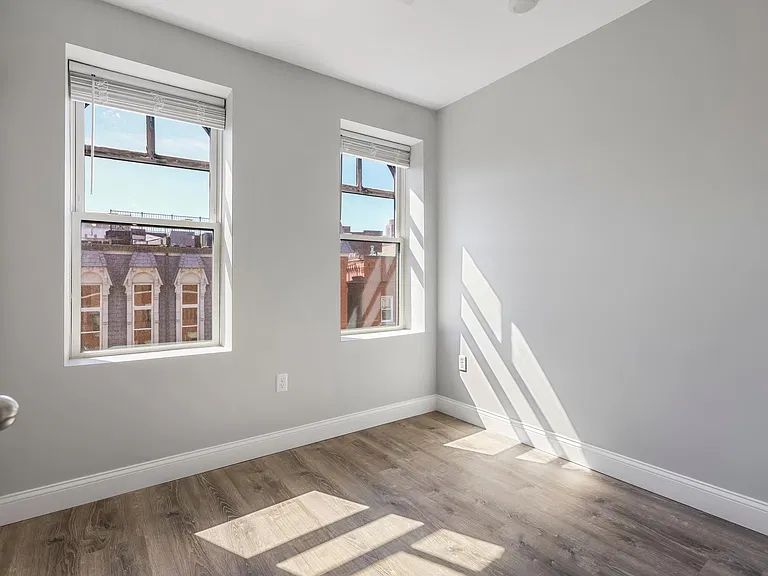 276-282 Hanover St #15 — Photo 2