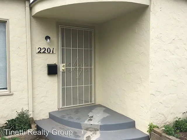 2201 F St photo 1