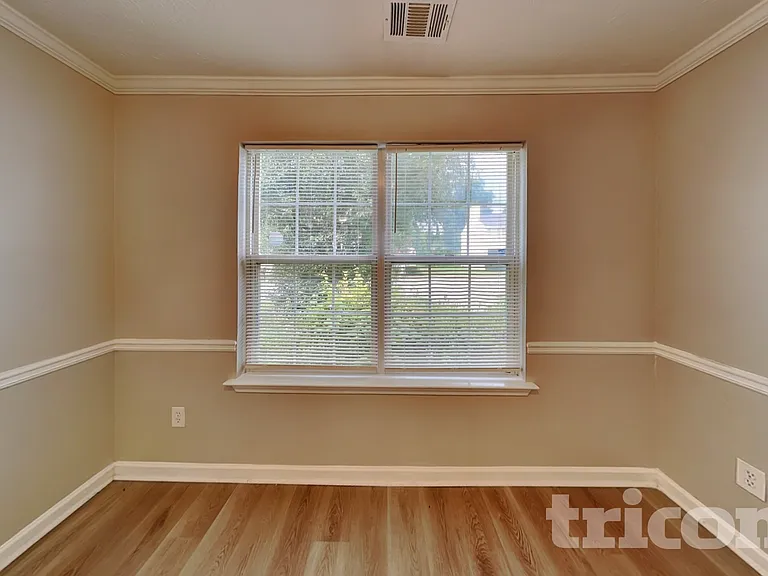 1047 Winterglen Way — Photo 14