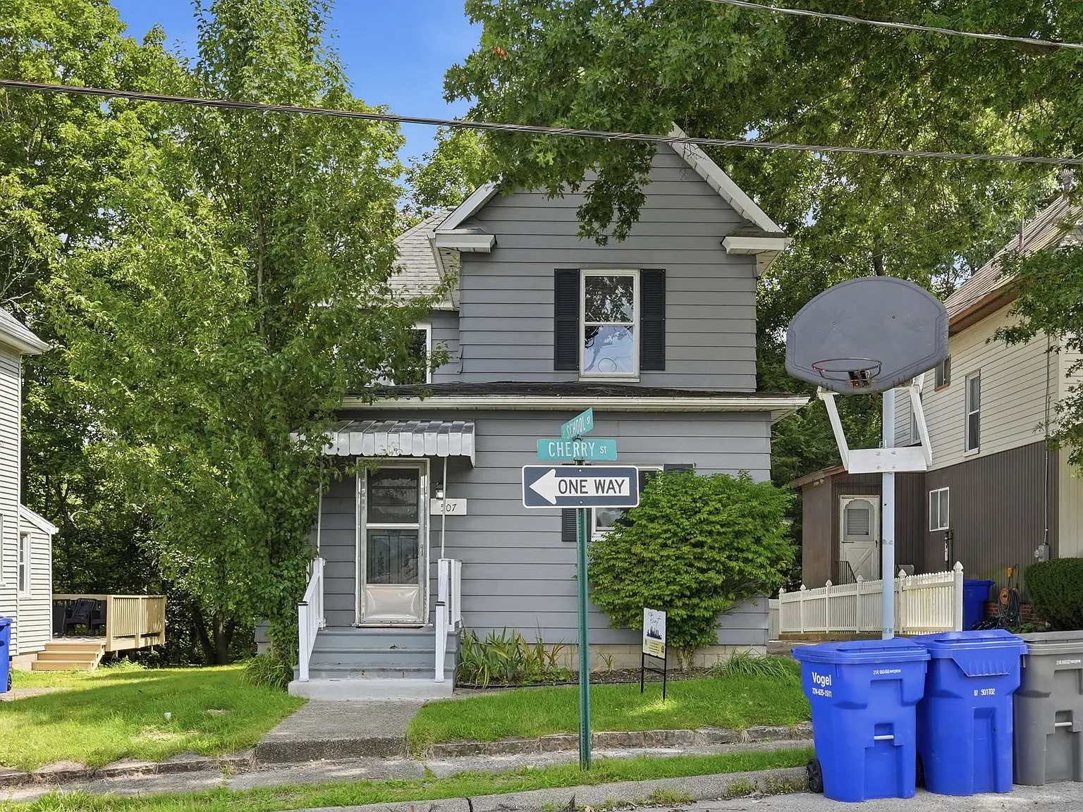 3 bed, $2,200 — Photo 3