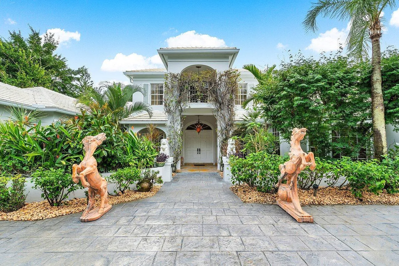 5 bed, 5.5 bath, 5257 sqft, $15,000 — Photo 4