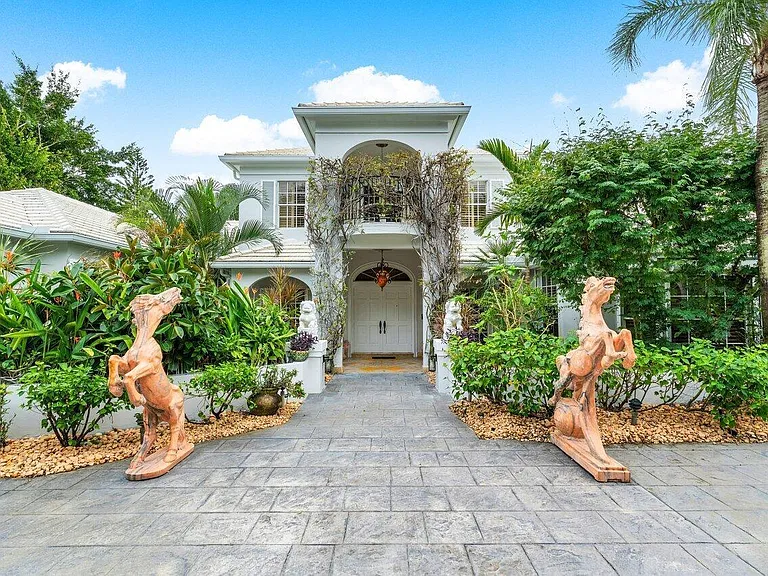 2540 Fairway Island Dr — Photo 4