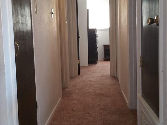 4th image of 2614 Crestview Dr
