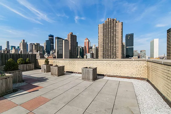 Rented by Compass | media 16