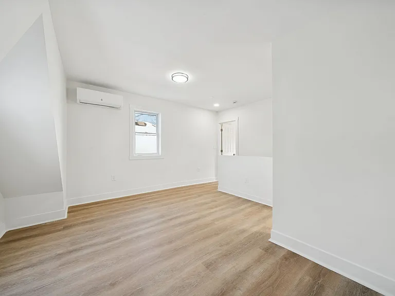 216 Whipple St — Photo 25