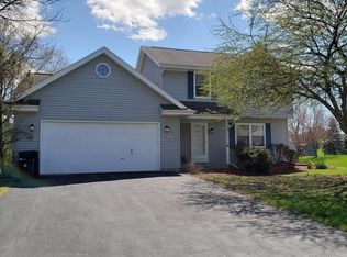 N57W16013 Bette Dr, Menomonee Falls, WI 53051