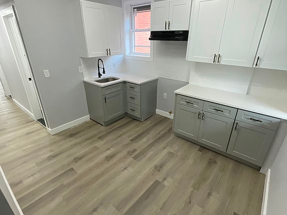 5th image of 113 Elizabeth Ave #3C
